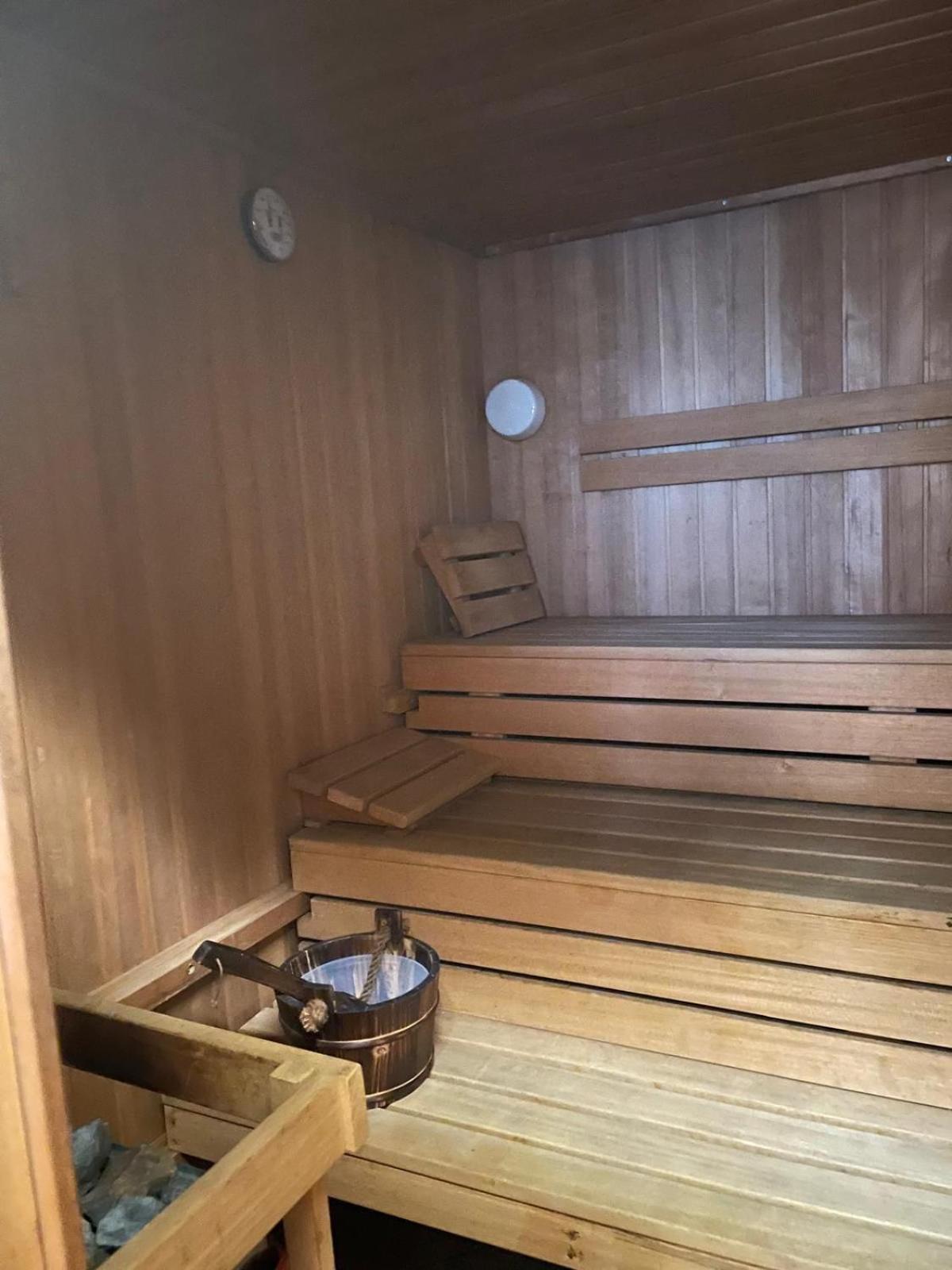 ホテル Strzelecka 1 オポーレ エクステリア 写真
